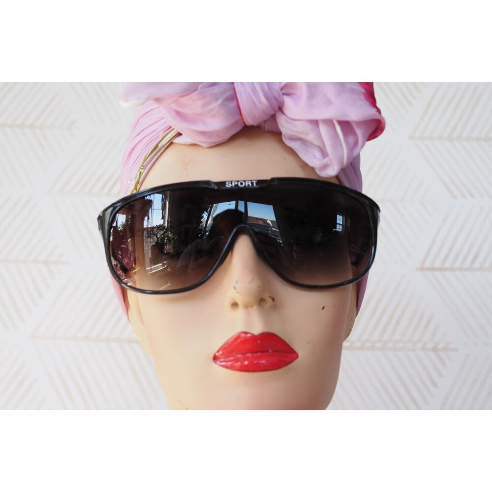 Vintage 1980s Shield Sunglasses New Old Stock Hipster Sporty Mask type Lens - Picture 4 of 14